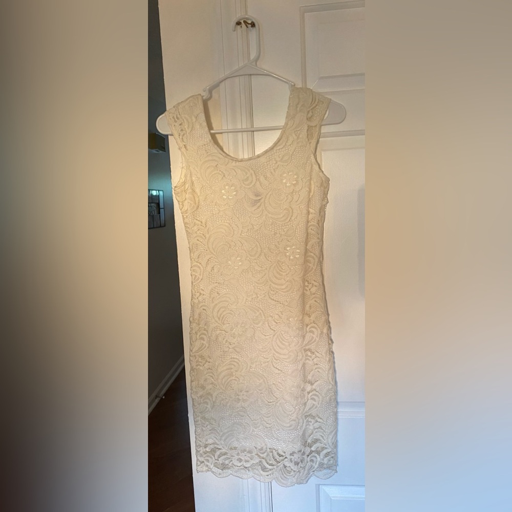 DIVIDED: H&M White lace bodycon dress
